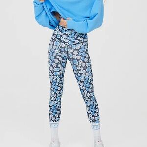 OFFLINE By Aerie Real Me High Waisted Legging - size Medium - NWT